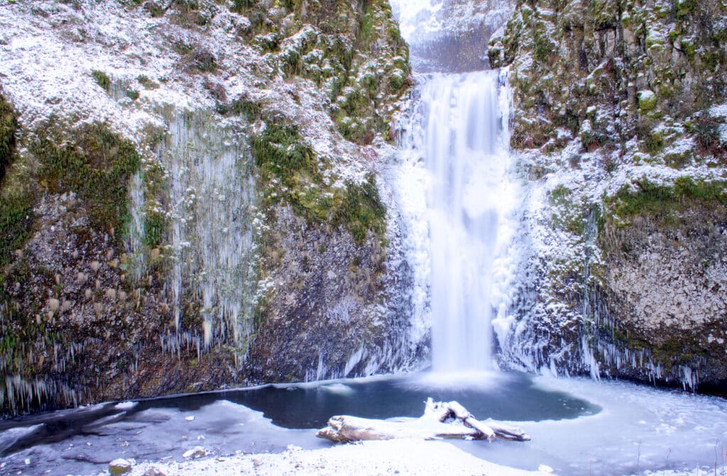 Multnomah Falls frozen in winter in Oregon
